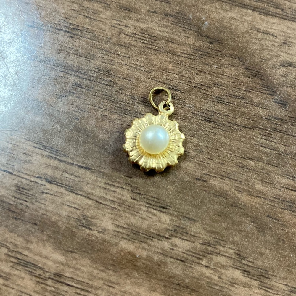 Pearl pendant